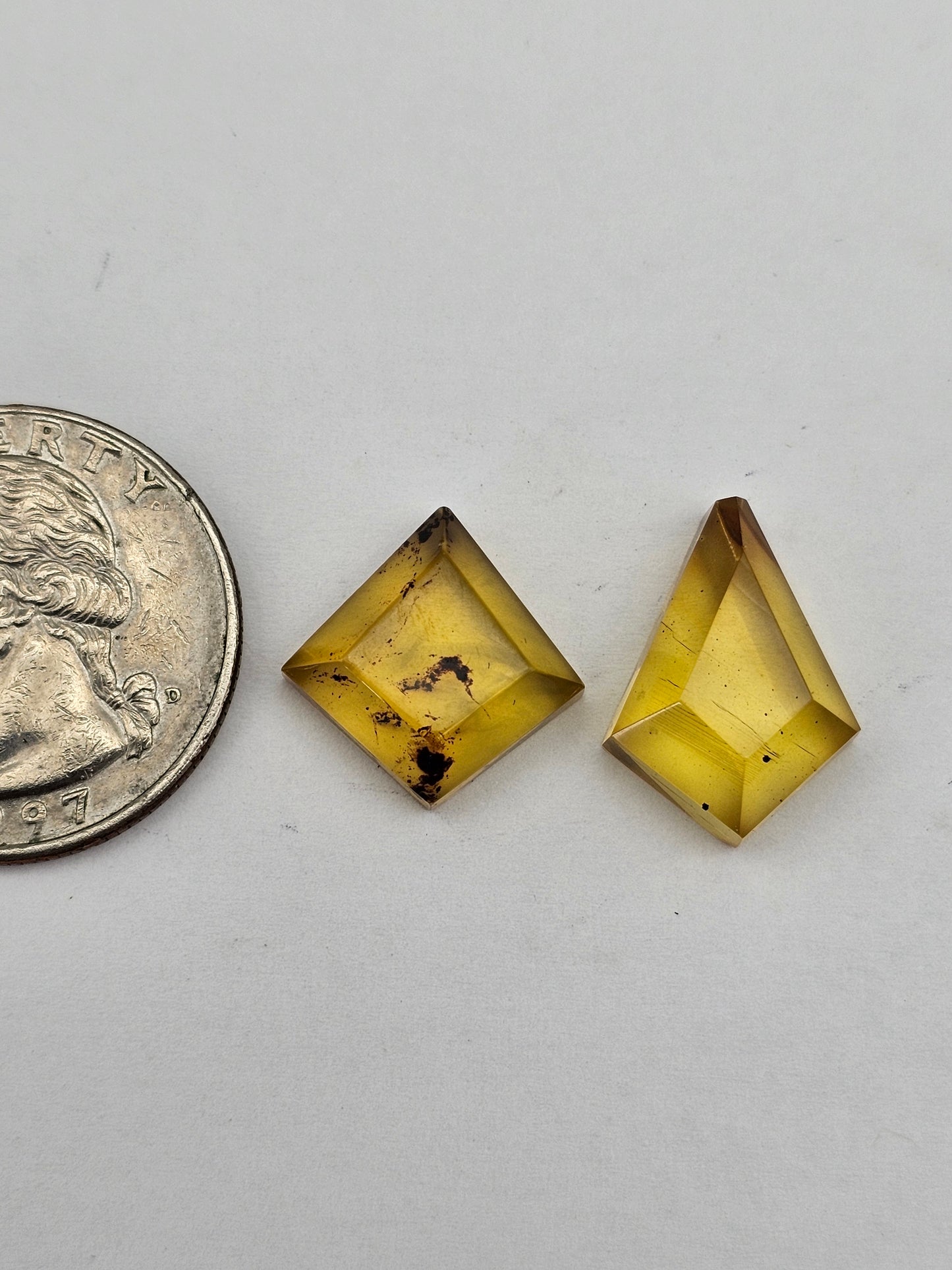 Amber half faceted set