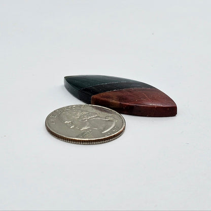 Intarsia inlay cabochon with agate and obsidian