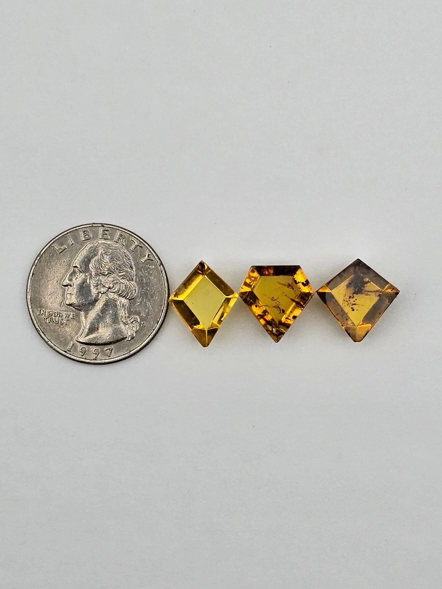 Amber half faceted set