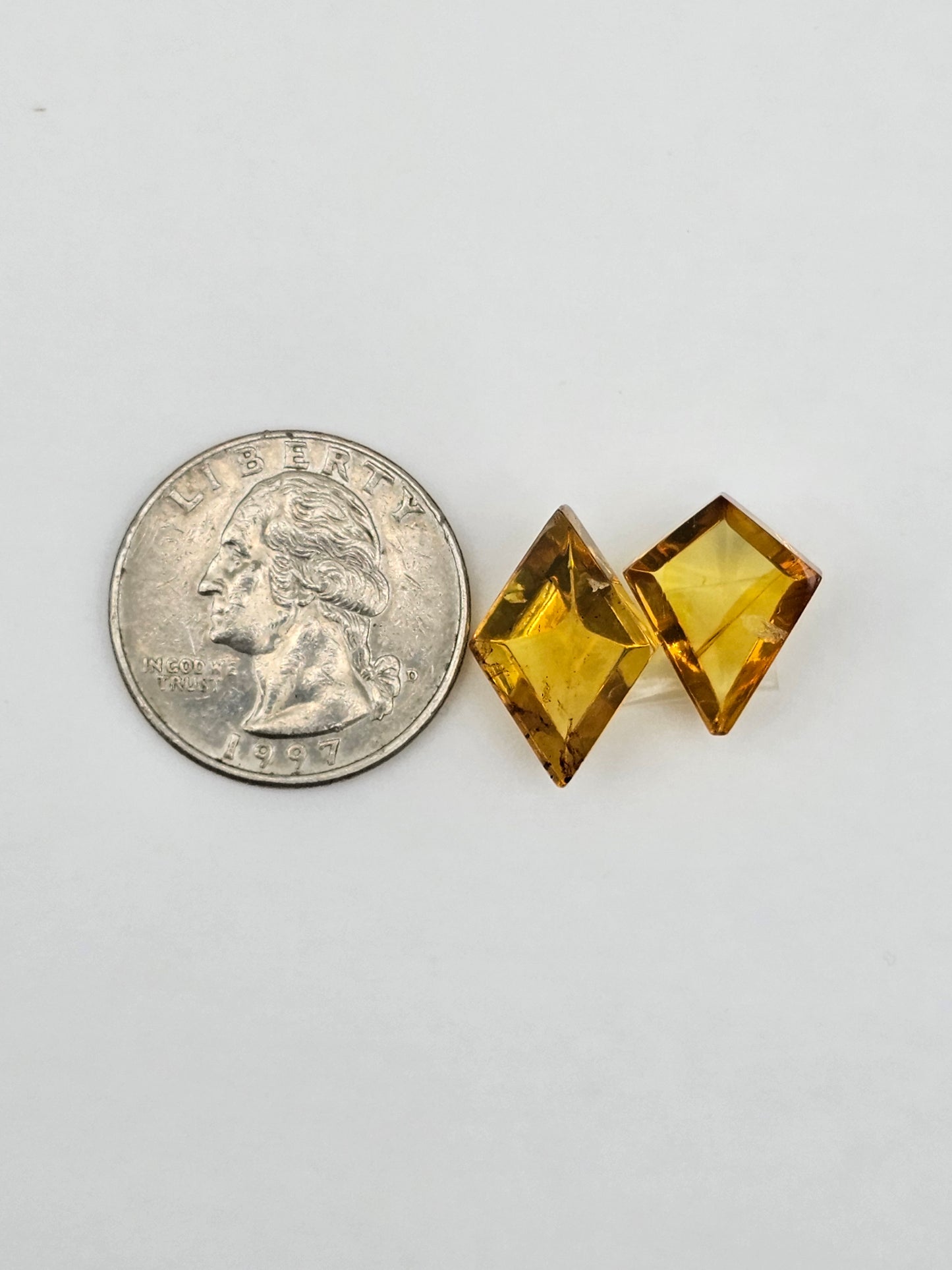 Amber half faceted set