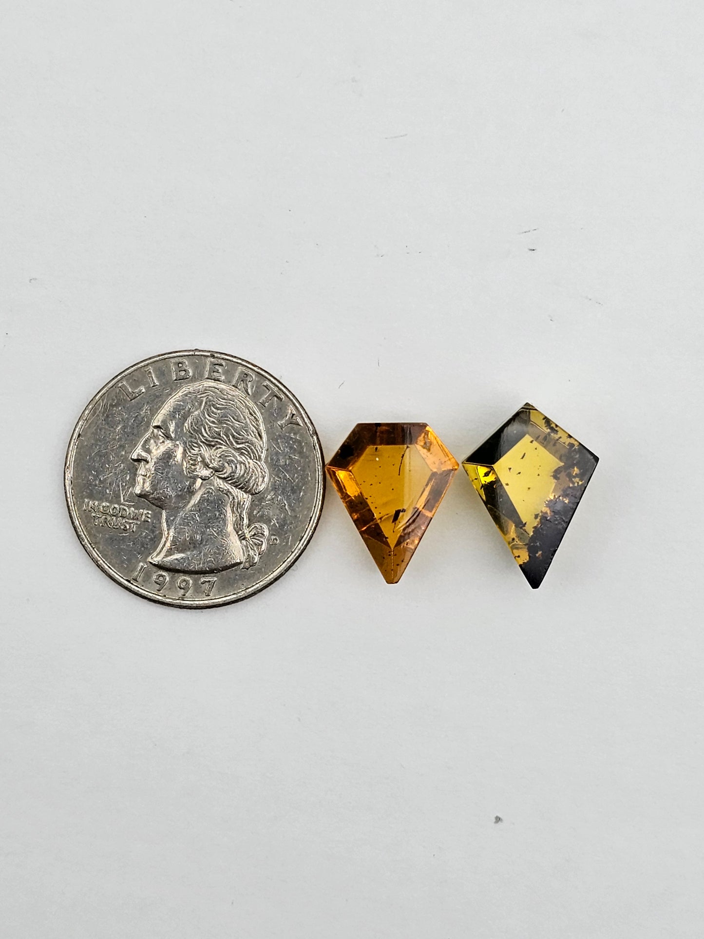 Amber half faceted set