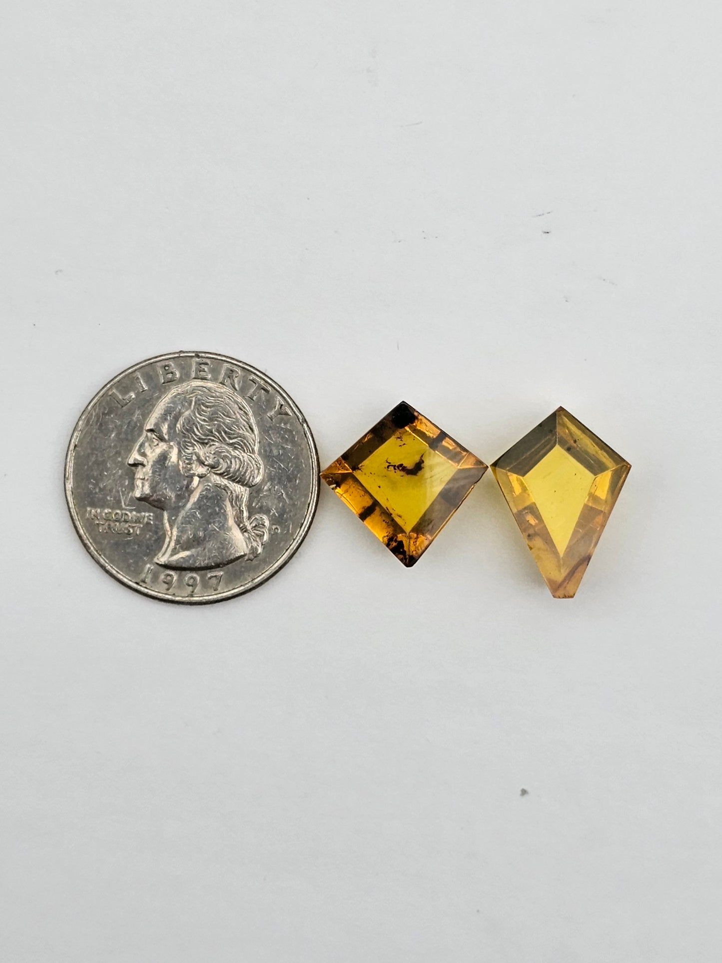 Amber half faceted set
