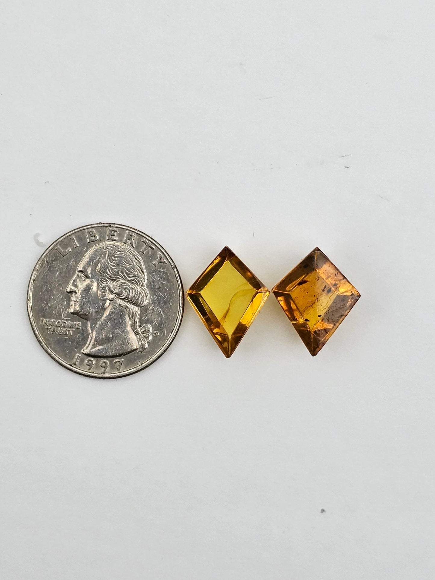 Amber half faceted set
