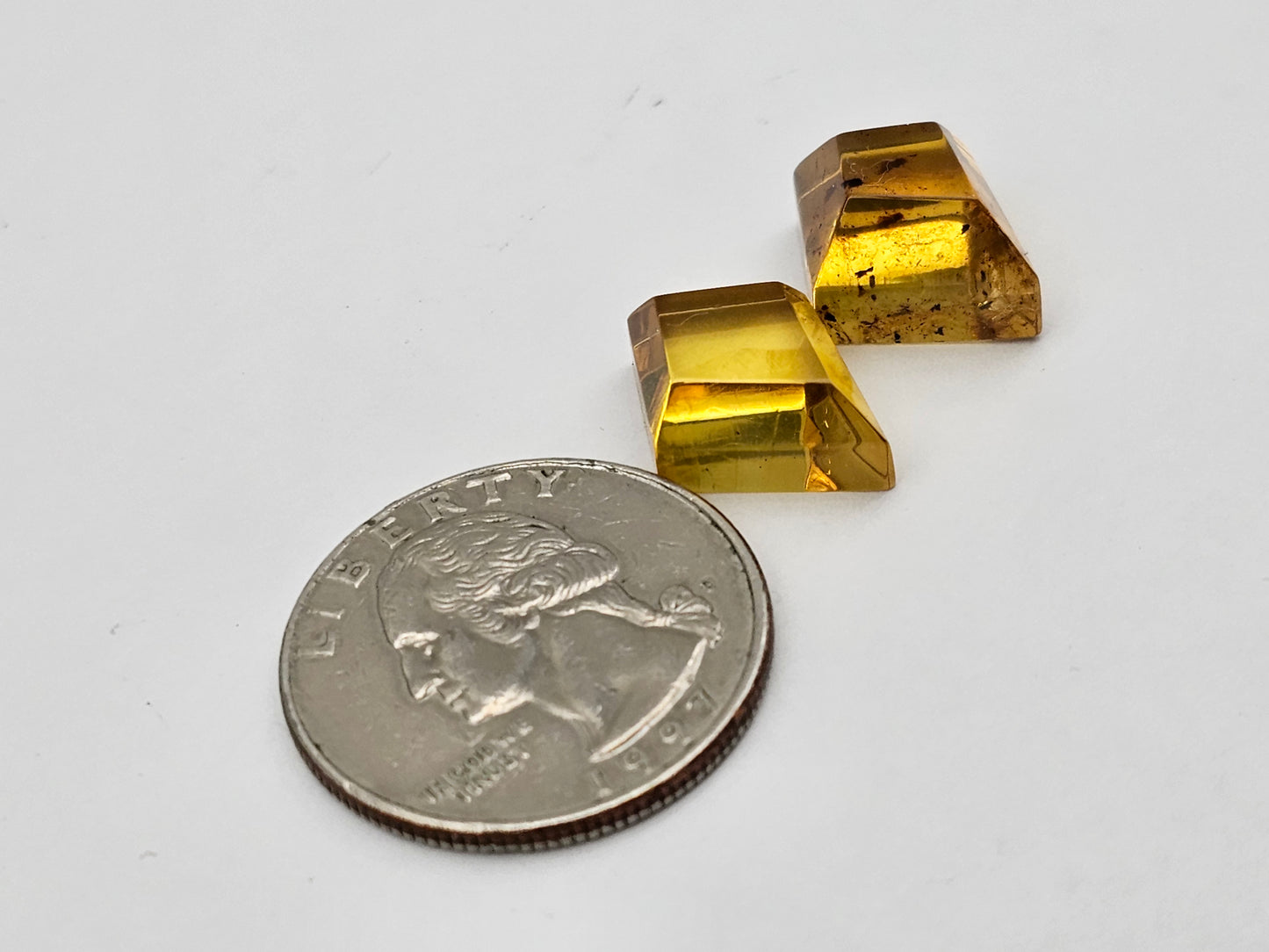 Amber half faceted set