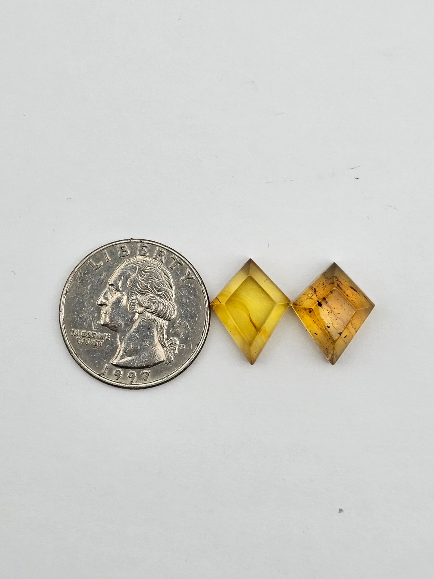 Amber half faceted set