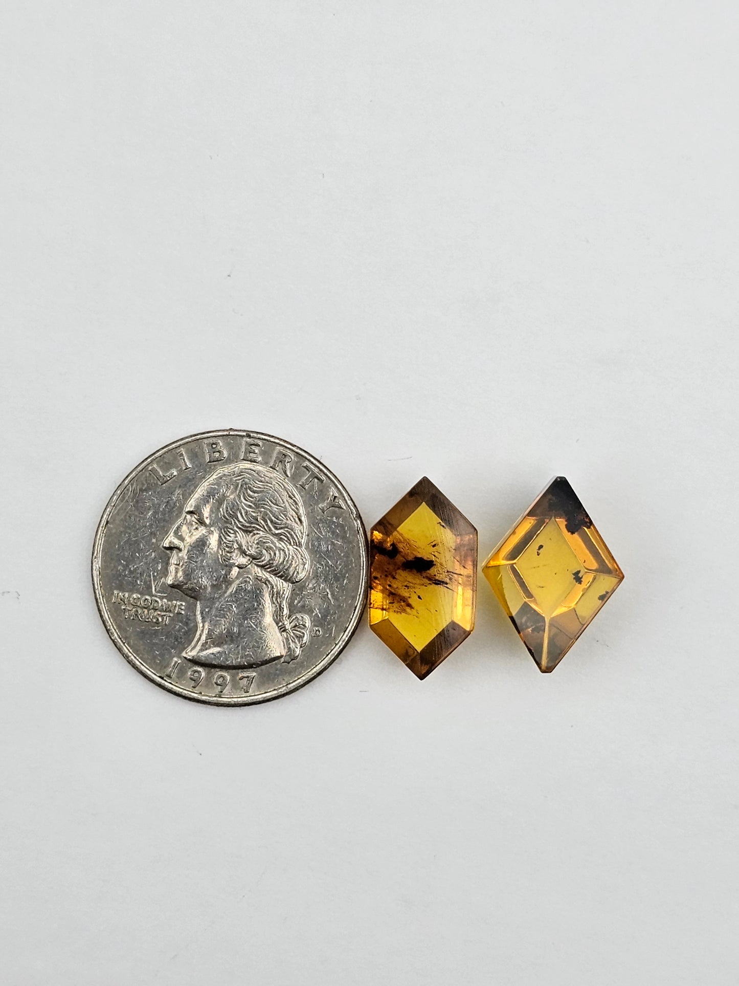 Amber half faceted set