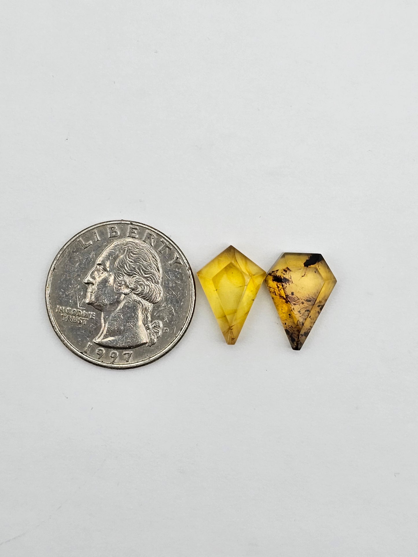 Amber half faceted set