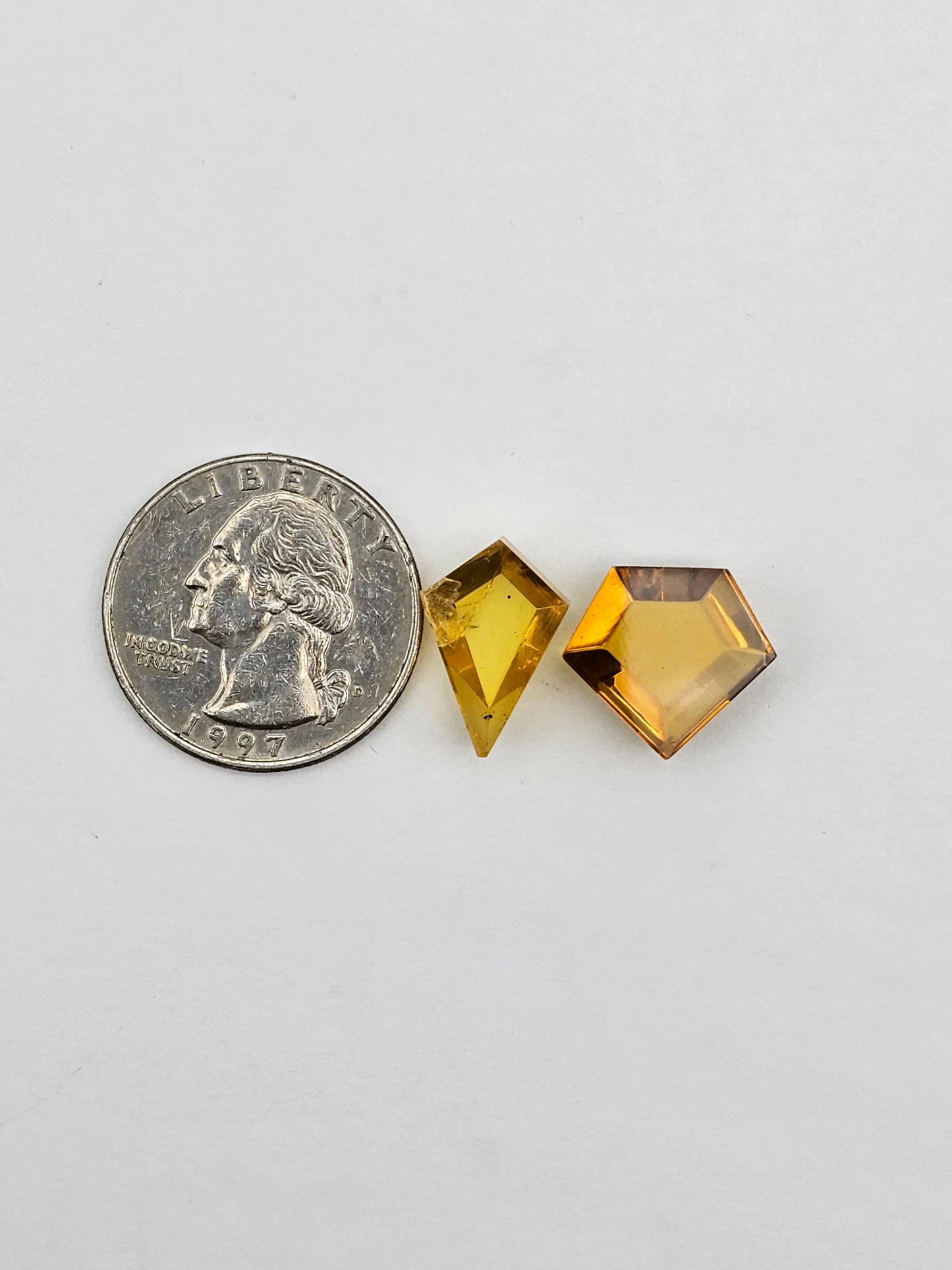Amber half faceted set