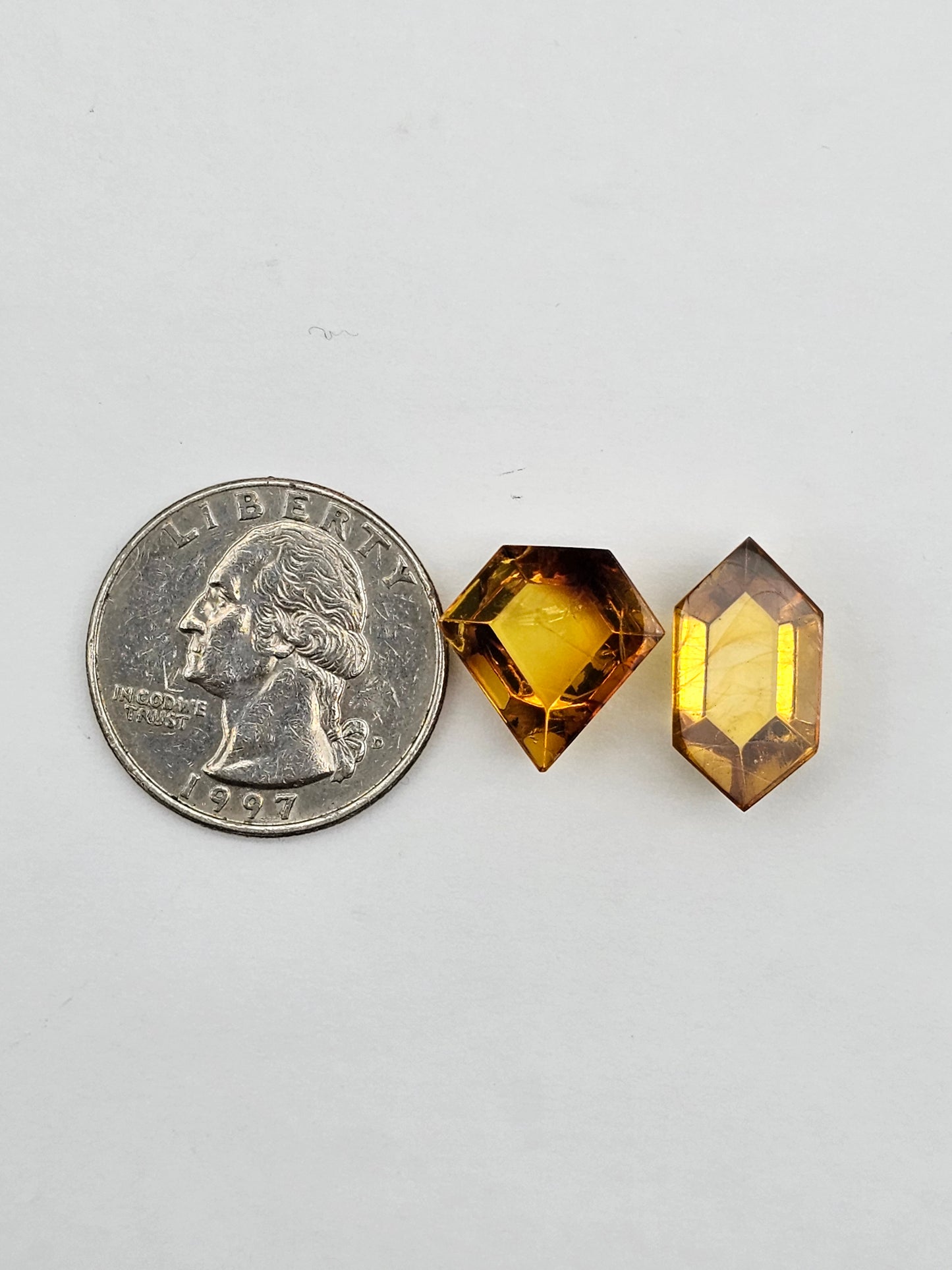 Amber half faceted set